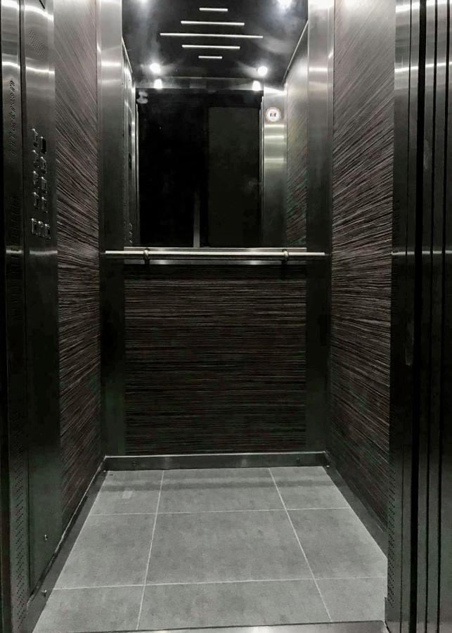 F11 Room 2, Private Room Two Single Beds Shared Bathroom In Shared Flat 음시다 외부 사진